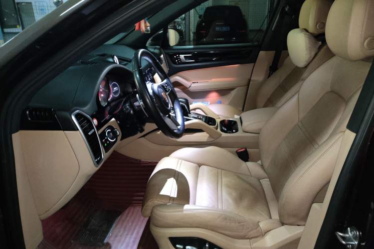 Used Porsche Cayenne 2018 Cayenne 3.0T Left Front Seat