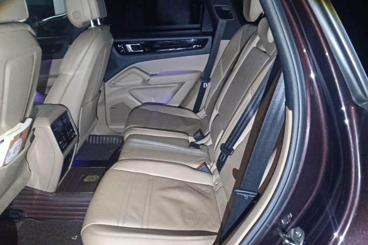Used Porsche Cayenne 2018 Cayenne 3.0T Left Rear Seat