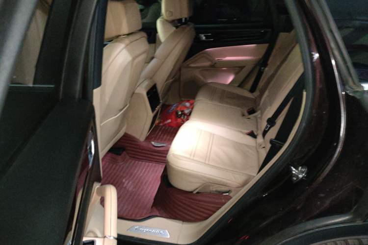Used Porsche Cayenne 2018 Cayenne 3.0T Left Rear Seat