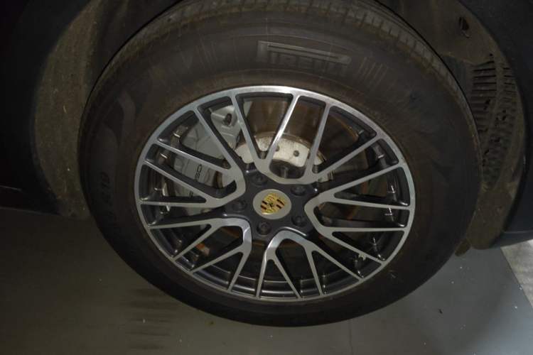 Used Porsche Cayenne 2018 Cayenne S 2.9T Right Front Wheel Hub
