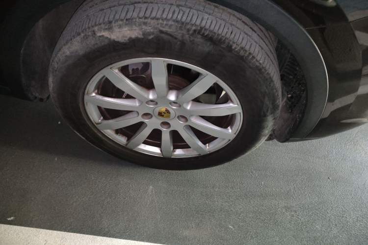 Used Porsche Cayenne 2018 Cayenne 3.0T Right Front Wheel Hub