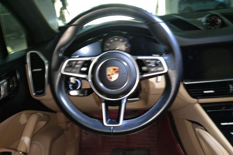 Used Porsche Cayenne 2018 Cayenne 3.0T Steering Wheel