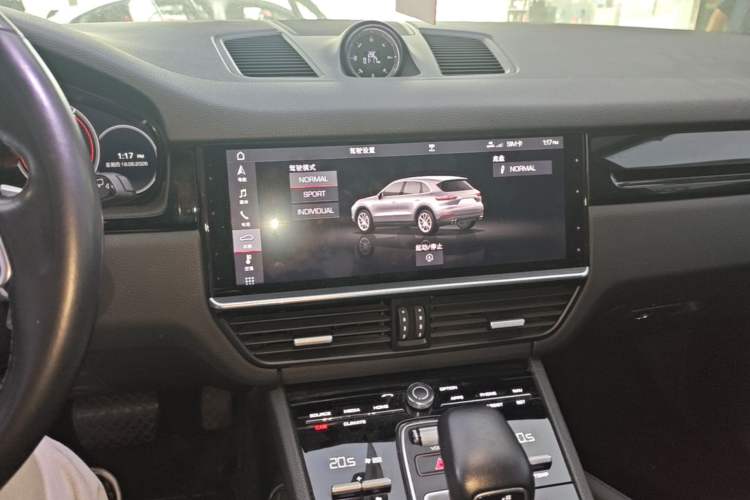 Used Porsche Cayenne 2018 Cayenne 3.0T Audio And AC Panel