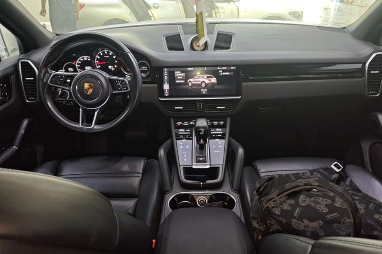 Used Porsche Cayenne 2018 Cayenne 3.0T Center Console