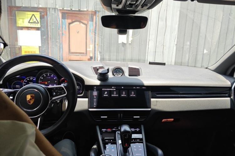 Used Porsche Cayenne 2018 Cayenne 3.0T Center Console