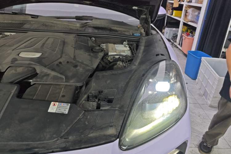 Used Porsche Cayenne 2018 Cayenne 3.0T Engine Bay Left