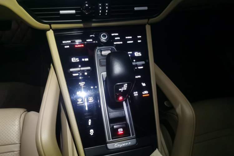 Used Porsche Cayenne 2018 Cayenne 3.0T Gear Lever