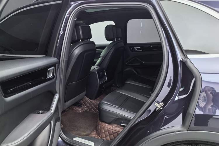 Used Porsche Cayenne 2018 Cayenne 3.0T Interior 10