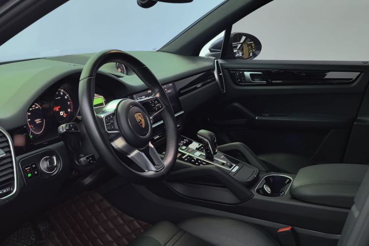 Used Porsche Cayenne 2018 Cayenne 3.0T Interior 2