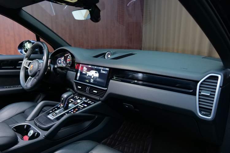 Used Porsche Cayenne 2018 Cayenne 3.0T Interior 3