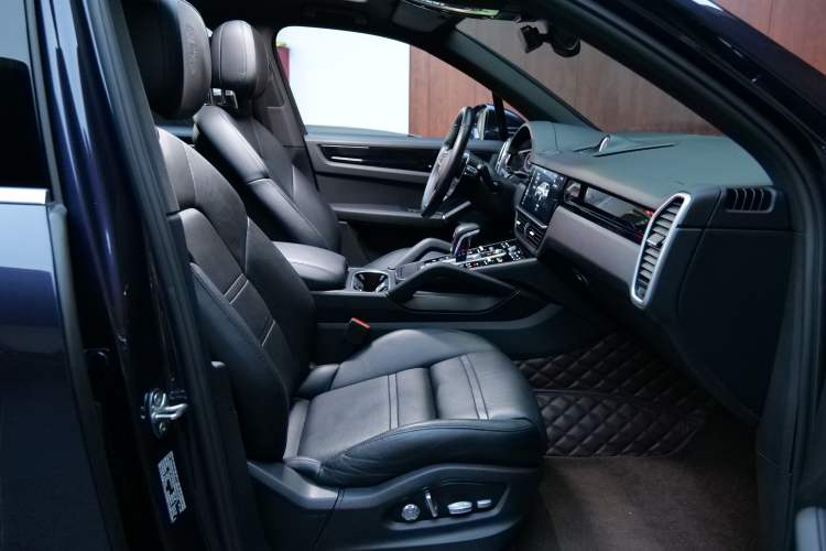 Used Porsche Cayenne 2018 Cayenne 3.0T Interior 4