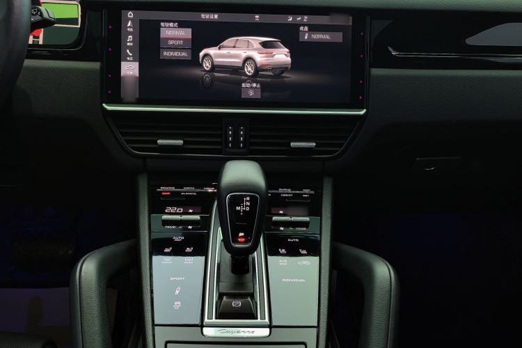 Used Porsche Cayenne 2018 Cayenne 3.0T Interior 4