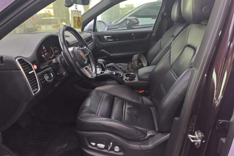Used Porsche Cayenne 2018 Cayenne 3.0T Left Front Seat