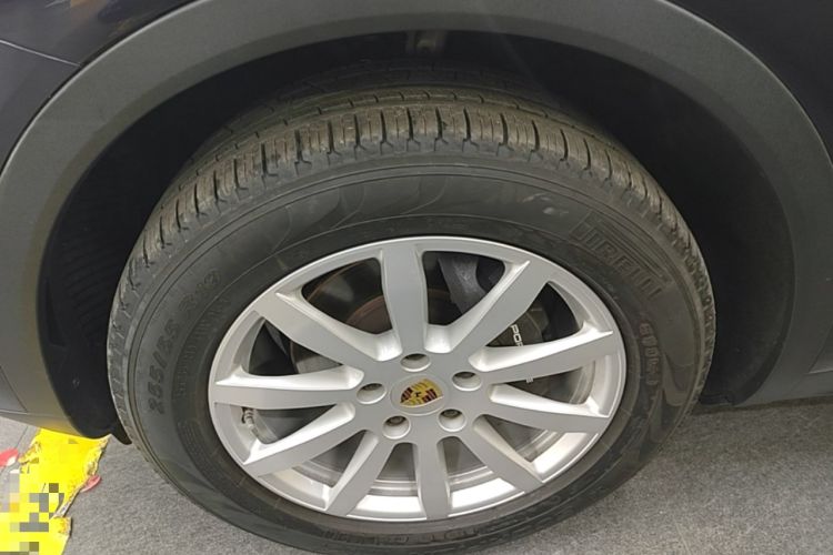 Used Porsche Cayenne 2018 Cayenne 3.0T Left Front Wheel Hub