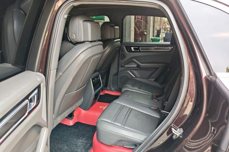 Used Porsche Cayenne 2018 Cayenne 3.0T Left Rear Seat