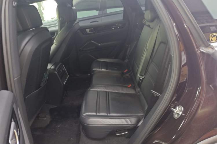 Used Porsche Cayenne 2018 Cayenne 3.0T Left Rear Seat