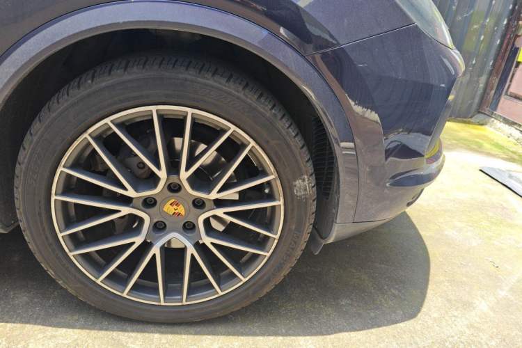 Used Porsche Cayenne 2018 Cayenne 3.0T Right Front Wheel Hub