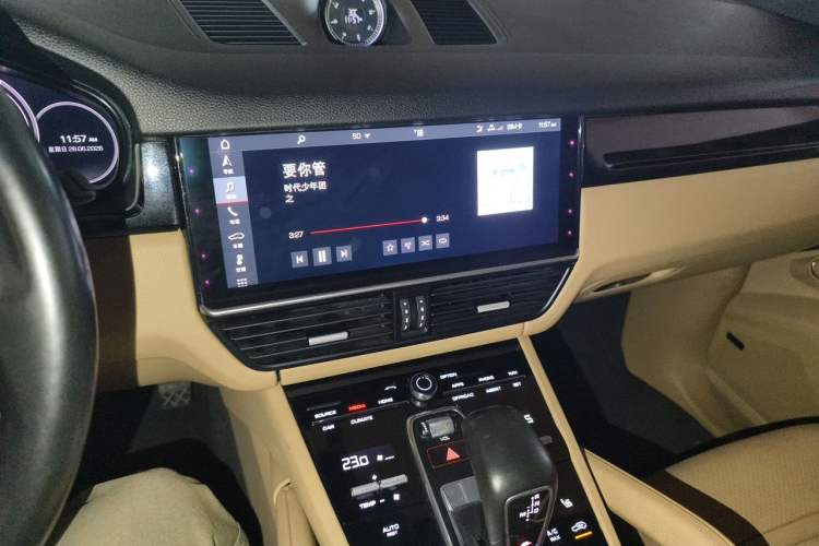 Used Porsche Cayenne 2018 Cayenne 3.0T Audio And AC Panel