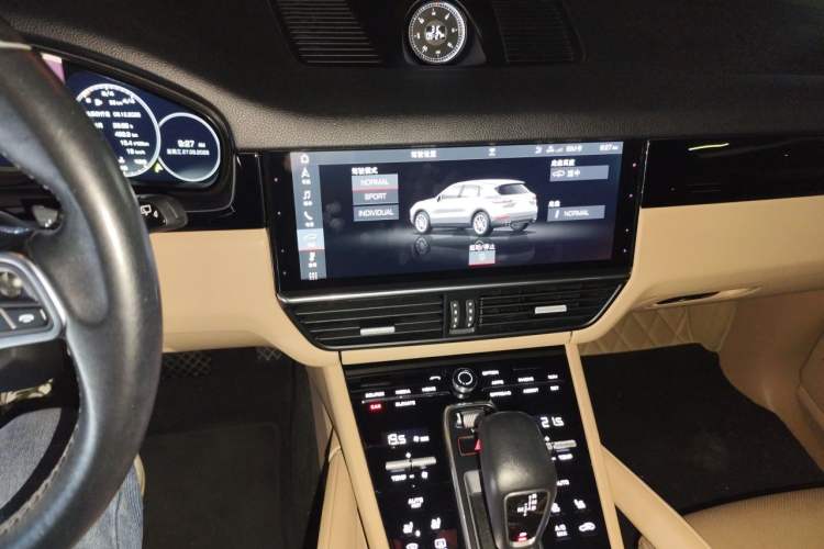 Used Porsche Cayenne 2018 Cayenne 3.0T Audio And AC Panel