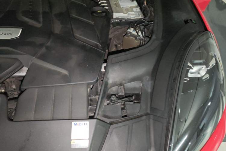Used Porsche Cayenne 2018 Cayenne 3.0T Engine Bay Left