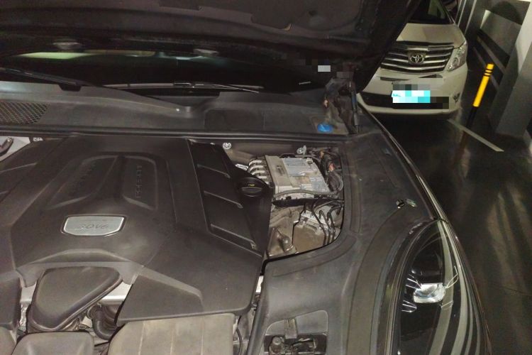 Used Porsche Cayenne 2018 Cayenne 3.0T Engine Bay Left