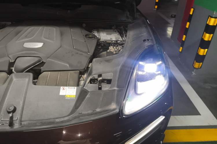 Used Porsche Cayenne 2018 Cayenne 3.0T Engine Bay Left