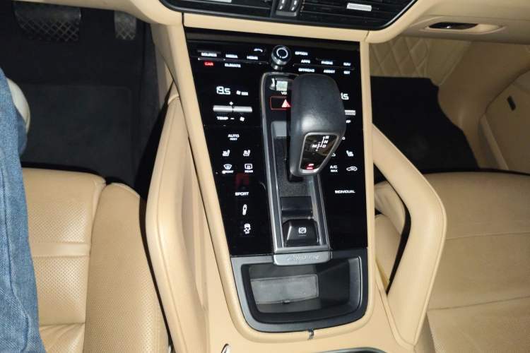Used Porsche Cayenne 2018 Cayenne 3.0T Gear Lever