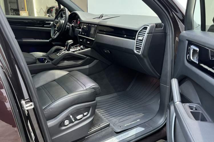 Used Porsche Cayenne 2018 Cayenne 3.0T Interior 5