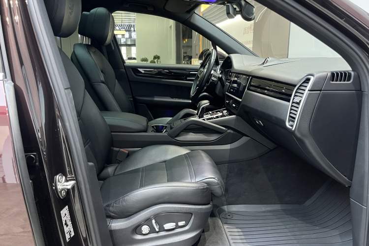 Used Porsche Cayenne 2018 Cayenne 3.0T Interior 8