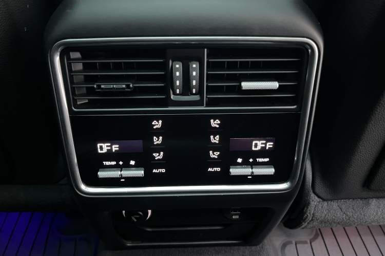 Used Porsche Cayenne 2018 Cayenne 3.0T Interior 9