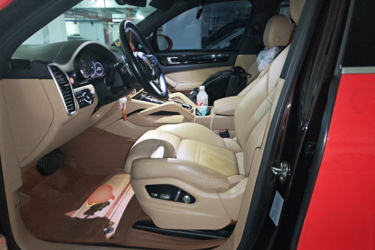 Used Porsche Cayenne 2018 Cayenne 3.0T Left Front Seat