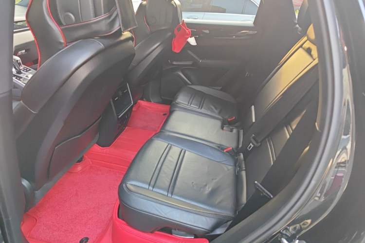 Used Porsche Cayenne 2018 Cayenne 3.0T Left Rear Seat