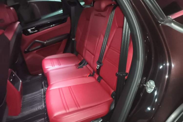 Used Porsche Cayenne 2018 Cayenne 3.0T Left Rear Seat