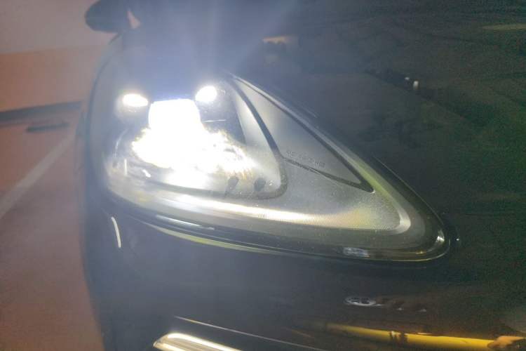 Used Porsche Cayenne 2018 Cayenne 3.0T Right Front Headlight
