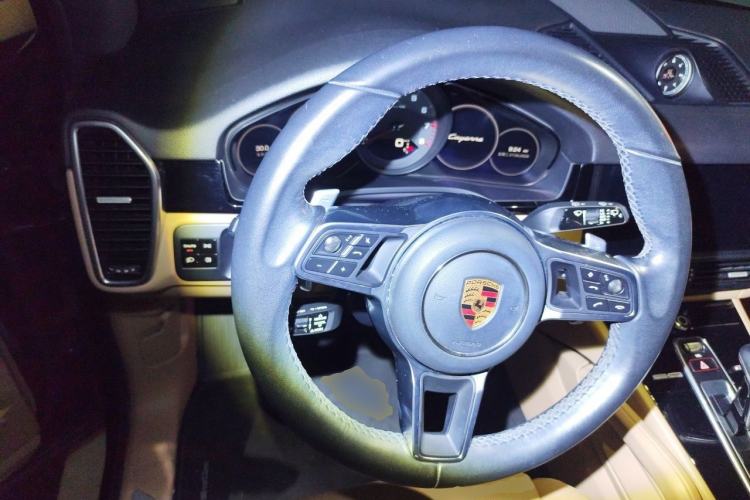 Used Porsche Cayenne 2018 Cayenne 3.0T Steering Wheel