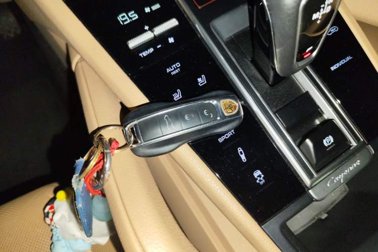 Used Porsche Cayenne 2018 Cayenne 3.0T Vehicle Key