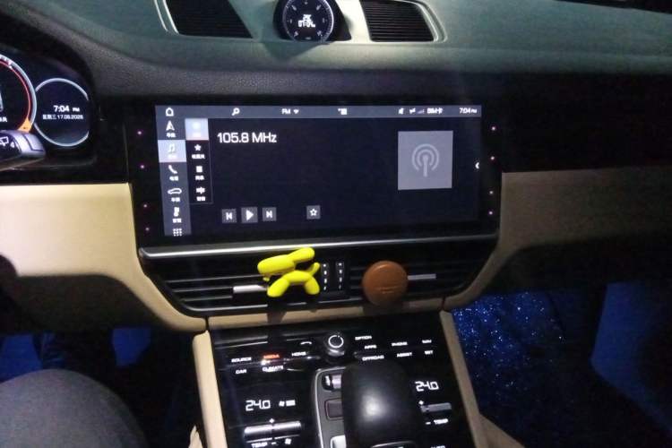 Used Porsche Cayenne 2018 Cayenne 3.0T Audio And AC Panel