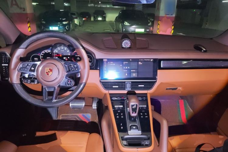 Used Porsche Cayenne 2018 Cayenne S 2.9T Center Console