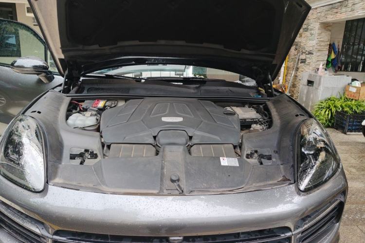 Used Porsche Cayenne 2018 Cayenne S 2.9T Engine Bay