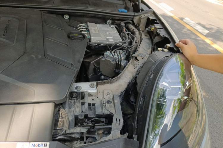 Used Porsche Cayenne 2018 Cayenne 3.0T Engine Bay Left