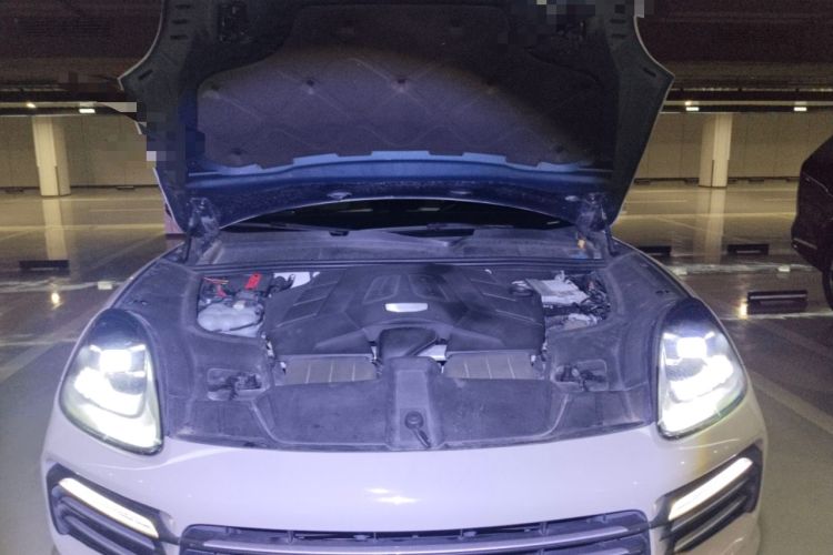 Used Porsche Cayenne 2018 Cayenne 3.0T Engine Bay