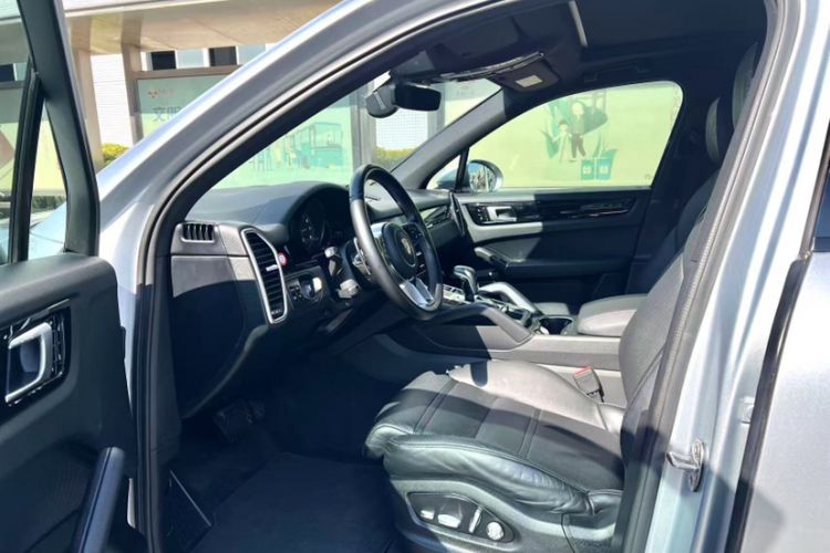 Used Porsche Cayenne 2018 Cayenne 3.0T Interior 5
