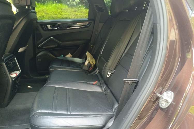 Used Porsche Cayenne 2018 Cayenne 3.0T Left Rear Seat