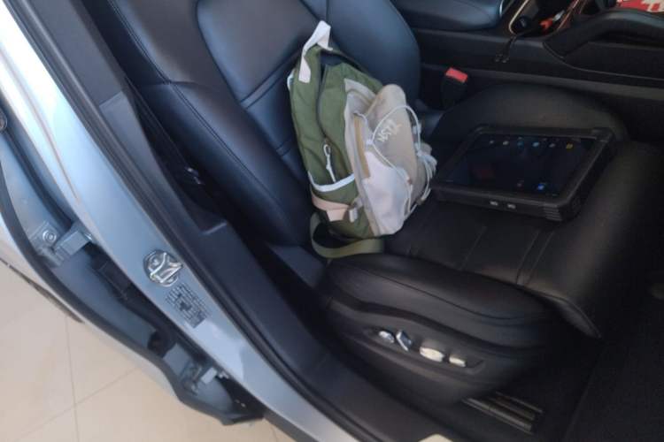 Used Porsche Cayenne 2018 Cayenne 3.0T Right Front Seat