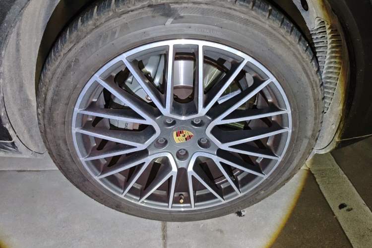 Used Porsche Cayenne 2018 Cayenne S 2.9T Right Front Wheel Hub