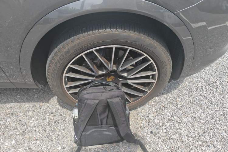Used Porsche Cayenne 2018 Cayenne 3.0T Right Front Wheel Hub