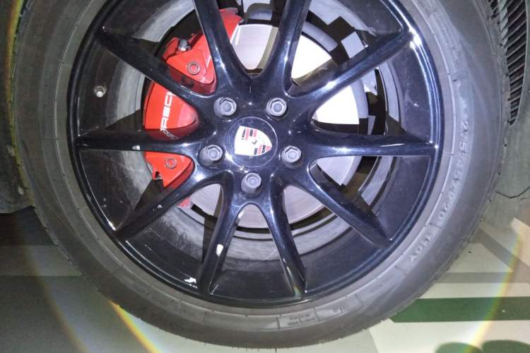 Used Porsche Cayenne 2018 Cayenne 3.0T Right Front Wheel Hub