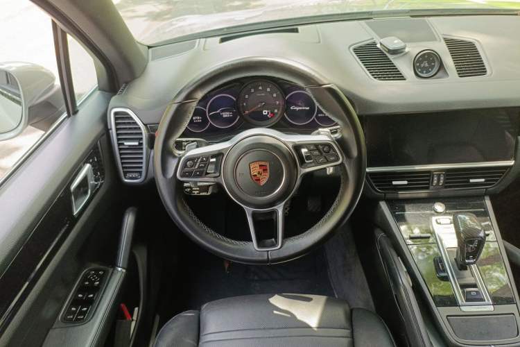 Used Porsche Cayenne 2018 Cayenne 3.0T Steering Wheel