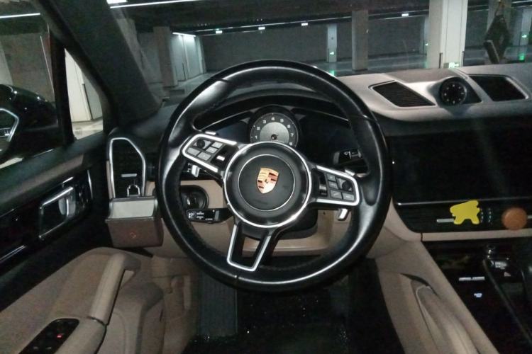 Used Porsche Cayenne 2018 Cayenne 3.0T Steering Wheel