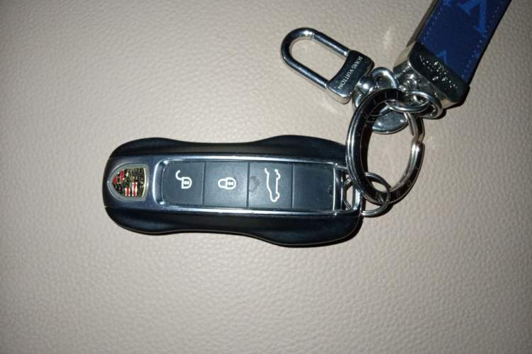 Used Porsche Cayenne 2018 Cayenne 3.0T Vehicle Key